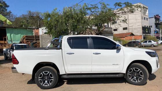 TOYOTA HILUX 2.7 VVT-i FLEX CD SRV 4X4 AUTOMÁTICO